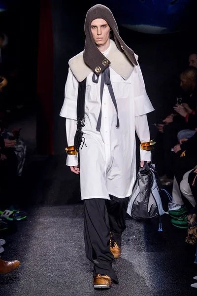 Look 1